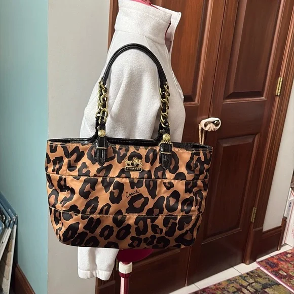 Coach Cheetah print shoulder bag gold/black/patent leather trim chain strap - Picture 4 of 17